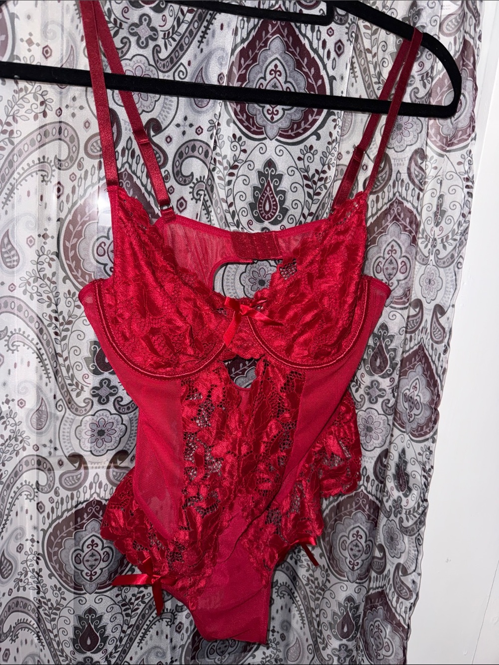 Women’s Intimate Medium Red Lace Underwire Teddy